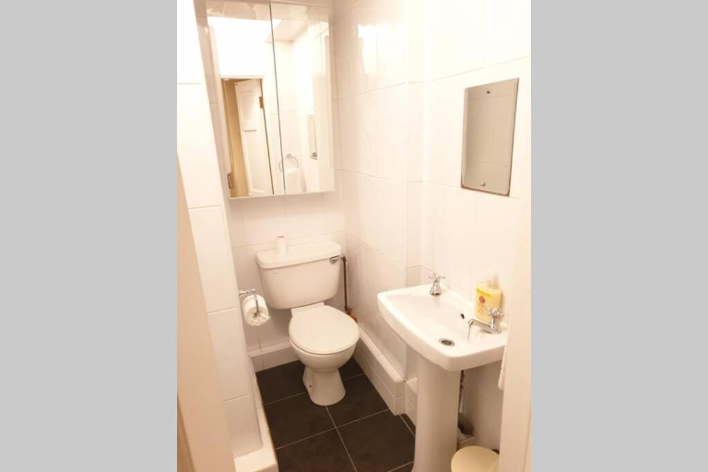 Large 3 Bed, Galway City Centre 아파트 외부 사진