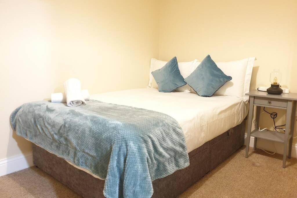 Large 3 Bed, Galway City Centre 아파트 외부 사진