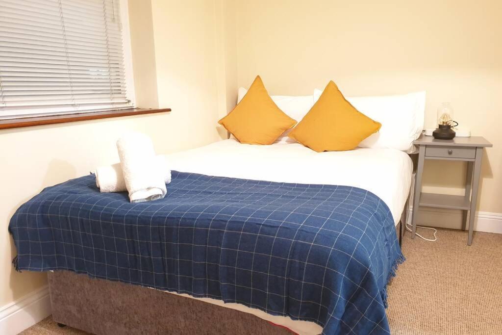 Large 3 Bed, Galway City Centre 아파트 외부 사진