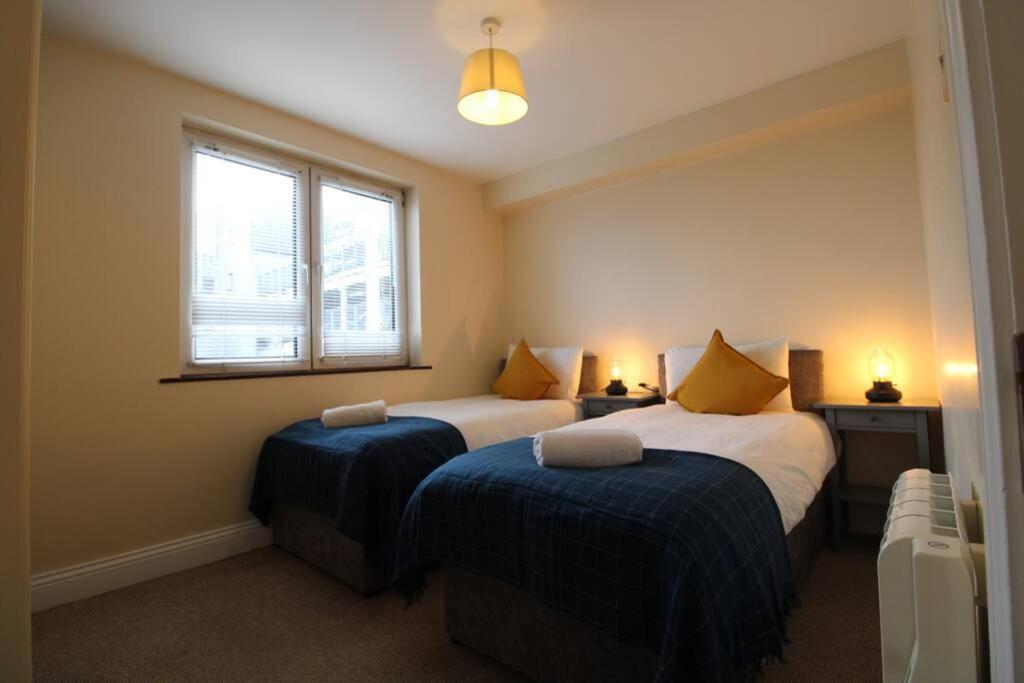 Large 3 Bed, Galway City Centre 아파트 외부 사진