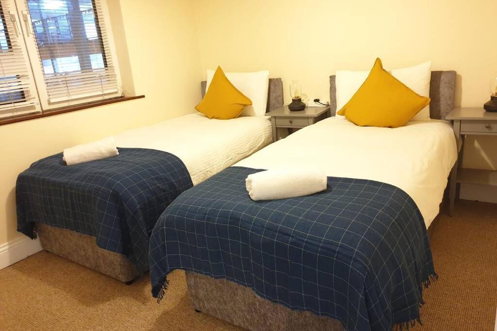 Large 3 Bed, Galway City Centre 아파트 외부 사진
