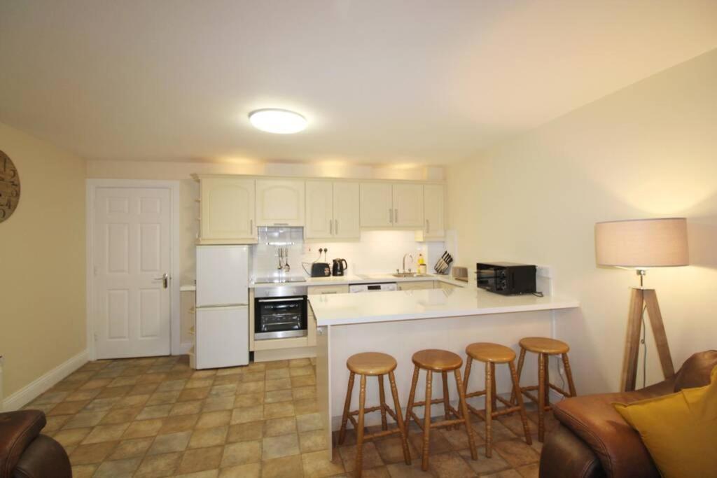 Large 3 Bed, Galway City Centre 아파트 외부 사진